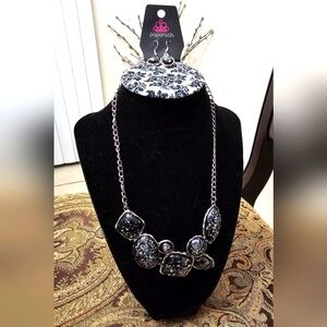Black Iridescent Silvertone Paparazzi Necklace and Earrings Set NWT